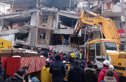 Φονικός σεισμός σε Τουρκία και Συρία- Live η επιχείρηση διάσωσης εγκλωβισμένων