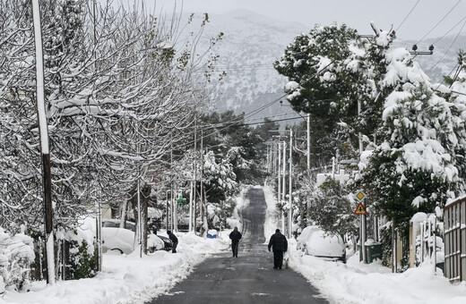 Χιόνια και την Τετάρτη- Πώς θα κινηθεί η κακοκαιρία Barbara τις επόμενες ώρες