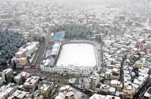 Το γήπεδο της Λαμίας μέσα στο χιόνι