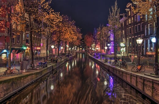 Άμστερνταμ: Τέλος το κάπνισμα κάνναβης στα «κόκκινα φανάρια»