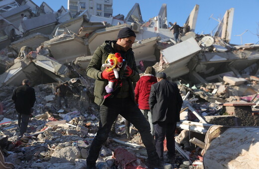 Σεισμός στην Τουρκία: Διασώστες απεγκλώβισαν 10χρονη μετά από 183 ώρες