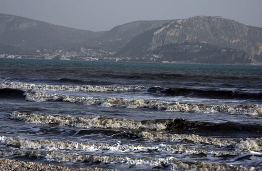 Καιρός: Σκόνη και τοπικές βροχές- Τους 21 βαθμούς θα αγγίξει το θερμόμετρο