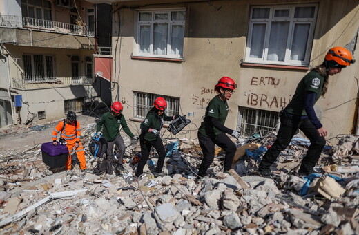Σεισμός στην Τουρκία: Νεκρός και δεκάδες τραυματίες από τη νέα δόνηση