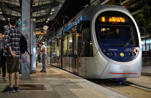 Πρόεδρος εργαζομένων Τραμ: Λειτουργούν χειροκίνητα, επιβάτες πηδούν από το όχημα, θα γίνει ατύχημα