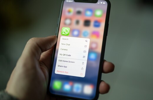WhatsApp: Το τέχνασμα που επιτρέπει να διαβάζετε μηνύματα χωρίς να ανοίγετε την εφαρμογή