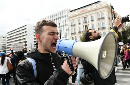 Public Issue: 2,5 εκατ. πολίτες σε απεργίες και διαδηλώσεις για τα Τέμπη- Ρεκόρ 12ετίας