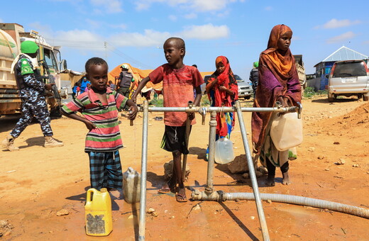 Unicef: Κάθε μέρα πεθαίνουν πάνω από 1.000 παιδιά στον κόσμο επειδή ήπιαν μολυσμένο νερό