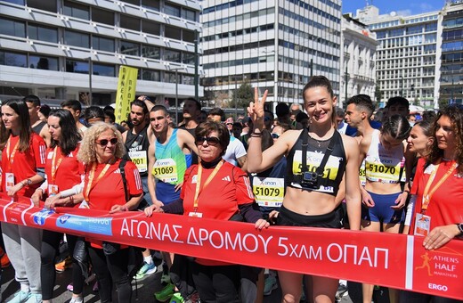 11ος Ημιμαραθώνιος της Αθήνας: 19.000 δρομείς έκαναν τη διαδρομή γιορτή μαζί με τον ΟΠΑΠ