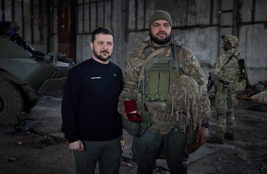 Ουκρανία: Ο Ζελένσκι επισκέφθηκε το μέτωπο κοντά στο Μπαχμούτ