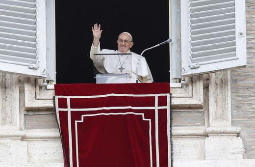 Πάπας Φραγκίσκος: Έφαγε πίτσα με τους γιατρούς του - Τα μηνύματα από το νοσοκομείο