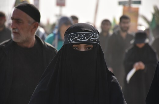 Ιράν: Με διώξεις «δίχως έλεος» απειλούνται οι γυναίκες που δεν φορούν ισλαμική μαντίλα