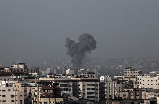 Ιερουσαλήμ: Σοβαρά επεισόδια στο ισλαμικό τέμενος Αλ Ακσά - Βομβαρδισμοί στη Γάζα