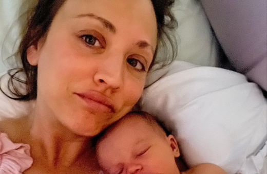 Η Κέιλι Κουόκο ανάρτησε νέα φωτογραφία της νεογέννητης κόρης της Ματίλντα