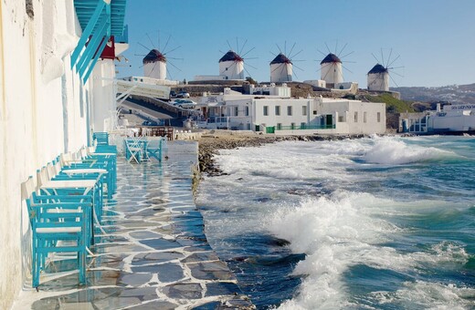 Μύκονος: Παραλείψεις, επιλεκτικούς ελέγχους και ολιγωρία της πολεοδομίας καταγγέλλει η εισαγγελία