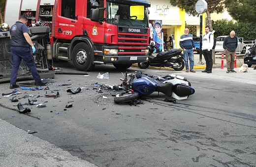Δυστύχημα στον Άλιμο με έναν νεκρό: Μηχανή συγκρούστηκε με αυτοκίνητο