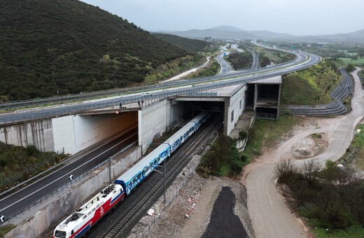 Τέμπη: Βγήκε από την εντατική 20χρονη- Παραμένει στη ΜΕΘ ο μόνος επιζών του πρώτου βαγονιού