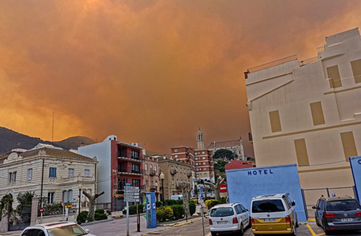 Γαλλία: Πυρκαγιά καίει πάνω από 9.500 στρ.- Πέρασε τα σύνορα με την Ισπανία