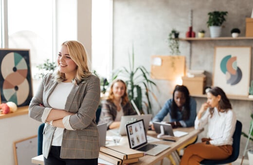 Έκθεση Deloitte Women@Work: Υπάρχει πρόοδος, αλλά χρειάζεται ακόμα πολλή δουλειά 