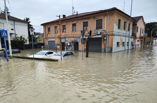 Ιταλία: Εκτεταμένες πλημμύρες λόγω κακοκαιρίας – 900 κάτοικοι εγκατέλειψαν τα σπίτια τους