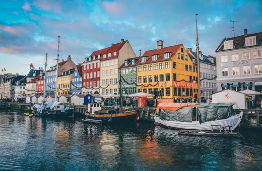 Δανία: Απαγορεύεται η κυκλοφορία αυτοκινήτων τη νύχτα σε δρόμους της Κοπεγχάγης