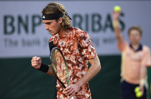 Στέφανος Τσιτσιπάς: Πέρασε στους «16» του Roland Garros 