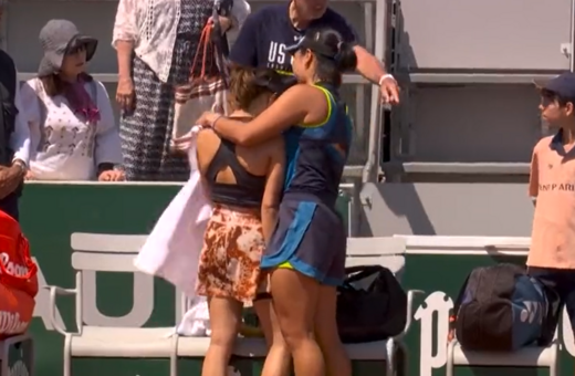 Roland Garros: Τενίστρια χτύπησε κατά λάθος ball girl και αποκλείστηκε 