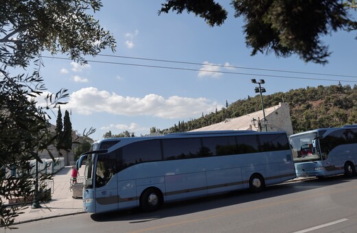 Δήμος Αθηναίων: 11 νέα σημεία στάσης και στάθμευσης για τα τουριστικά λεωφορεία