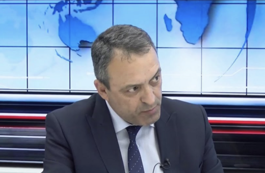 Ποιοι είναι οι «Σπαρτιάτες» με τη χρυσαυγίτικη ρητορική και ο επικεφαλής τους, ο ακροδεξιός γυρολόγος Βασίλης Στίγκας