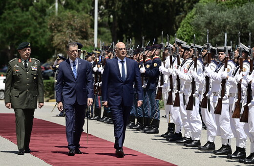 Τελετές παράδοσης-παράδοσης: Μηνύματα και στόχοι των νέων υπουργών 