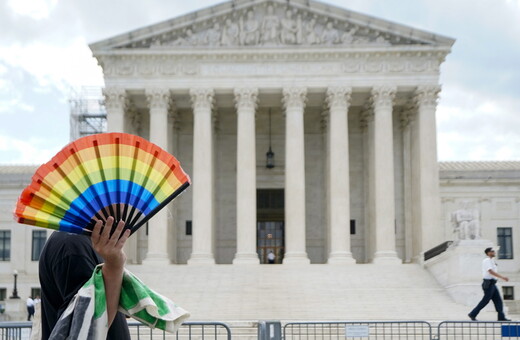 ΗΠΑ: Νέο πλήγμα στα δικαιώματα της ΛΟΑΤΚΙ+ κοινότητας από το Ανώτατο Δικαστήριο