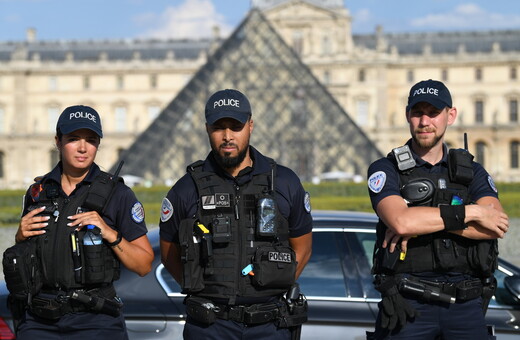 Γαλλία: 130.000 αστυνομικοί στους δρόμους την ημέρα της Βαστίλης για να προλάβουν τα επεισόδια