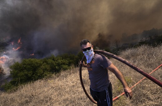 Φωτιά στον Κουβαρά: Νέο μήνυμα του 112 για το Λαγονήσι- «Εκκενώστε προς Αθήνα»