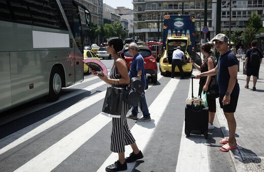 Καύσωνας: «Η ζέστη που έρχεται από την άσφαλτο πάνω μας είναι τουλάχιστον 55 βαθμούς Κελσίου»