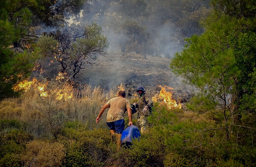 Φωτιές: Σε εξέλιξη για πέμπτη μέρα τα πύρινα μέτωπα - Στη Ρόδο οι μεγαλύτερες εστίες