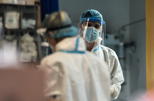 Κορωνοϊός: Τέλος οι μάσκες στα νοσοκομεία – Τι ισχύει για τα rapid τεστ
