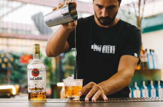 To Rum Old Fashioned στο Diego είναι η γεύση της δικής μου καλοκαιρινής Αθήνας