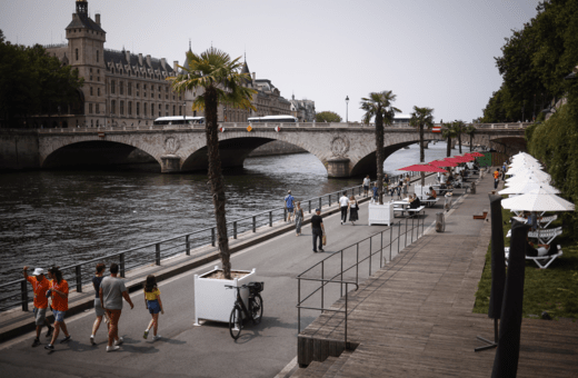 Παρίσι: Το κολύμπι επιστρέφει στον Σηκουάνα μετά από απαγόρευση ένα αιώνα