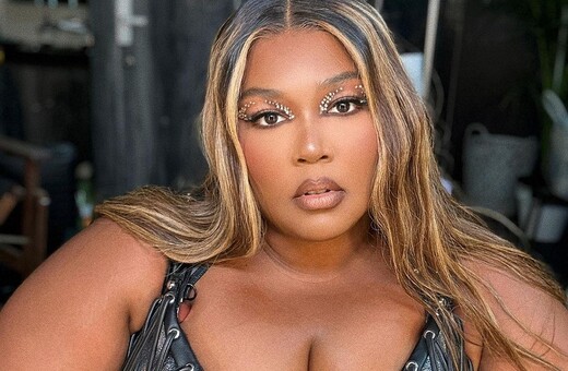 Lizzo: Πρώην χορεύτριές της καταγγέλλουν εχθρικό εργασιακό περιβάλλον και παρενόχληση