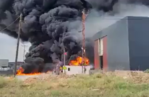 Φωτιά σε εργοστάσιο χημικών στην Τουρκία