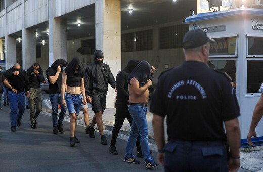 Νέα Φιλαδέλφεια: «Ήρθαμε για διακοπές» είπαν οι Κροάτες συλληφθέντες – Διαφεύγουν δεκάδες χούλιγκαν