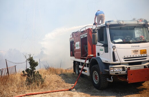 Ζήτησαν από οδηγούς σε υδροφόρες να πληρώσουν διόδια- Ενώ πήγαιναν να σβήσουν φωτιά