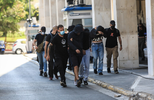 Νέα Φιλαδέλφεια: «Ασ’ τους, πάνε να κοιμηθούν» – Η εντολή στις αστυνομικές δυνάμεις για τους Κροάτες χούλιγκαν