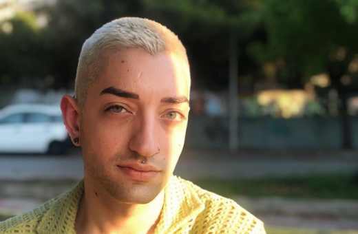 Γιάννης Κατινάκης: Δέχθηκε ομοφοβική επίθεση στο κέντρο της Αθήνας - «Έρχεται μπροστά μου με περίσσιο θάρρος και με φτύνει»
