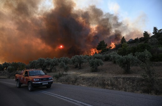 Φωτιά στη Ροδόπη: Οδοιπορικό με φόντο μια πολύ δύσκολη νύχτα 