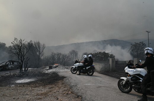 Φωτιά στην Πάρνηθα: Ποιοι δρόμοι είναι κλειστοί