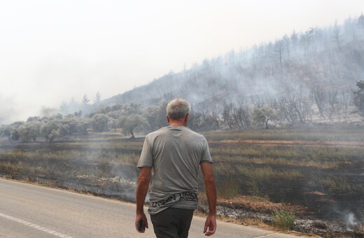 Φωτιά στη Ροδόπη: Μήνυμα από το 112 για νέα εκκένωση