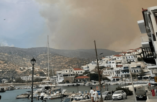 Φωτιά στην Άνδρο: Μήνυμα από το 112 για εκκένωση