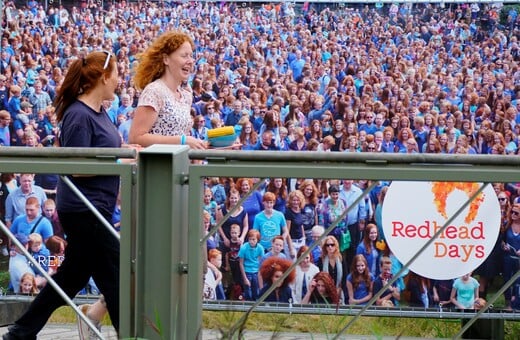 Redhead Days: Εκατοντάδες άτομα στο φεστιβάλ για τους «κοκκινομάλληδες»