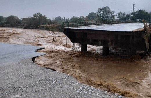 Κακοκαιρία Daniel: Αποκλεισμένο το Νότιο Πήλιο - Κατέρρευσε γέφυρα