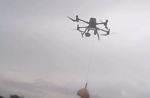 Κακοκαιρία: Παράδοση φαρμάκων με drone στη Λάρισα 